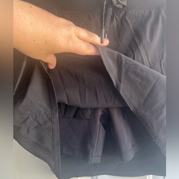 Athleta Women's Black Athletic Tie Waist Trekkie North Skort in Sz 2 - Picture 5 of 9